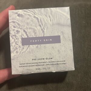 Fenty pre-show glow kit